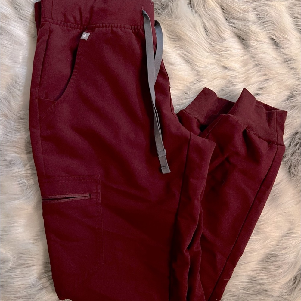 Figs small regular burgundy zamora joggers